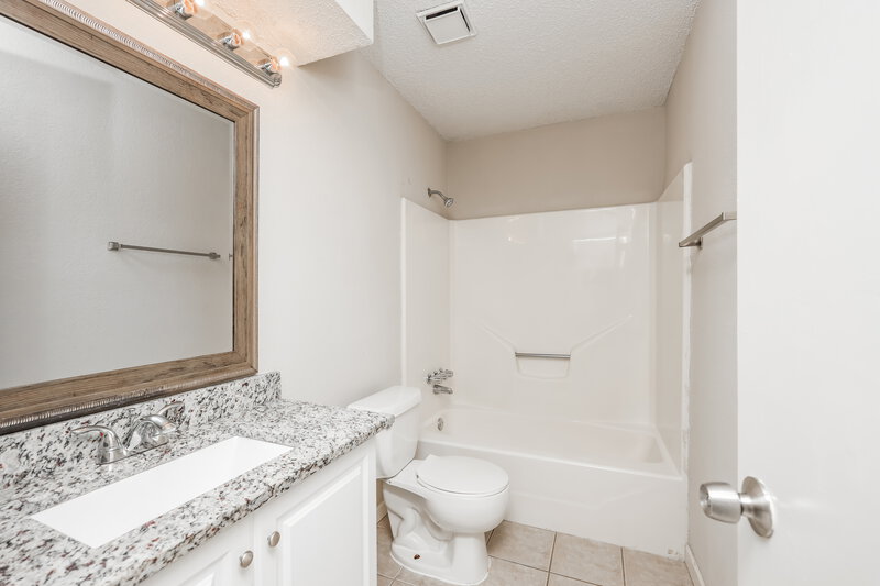 1,930/Mo, 914 S Ballard Ave Wylie, TX 75098 Bathroom View