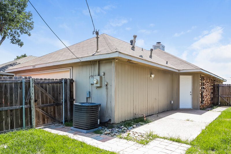 1,930/Mo, 914 S Ballard Ave Wylie, TX 75098 Rear View 2