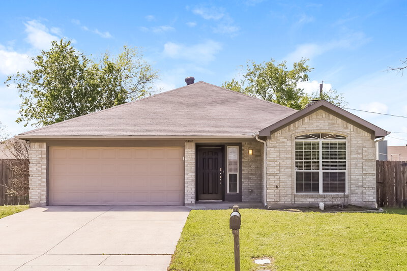2,215/Mo, 6406 Brookglen Dr Arlington, TX 76018 External View