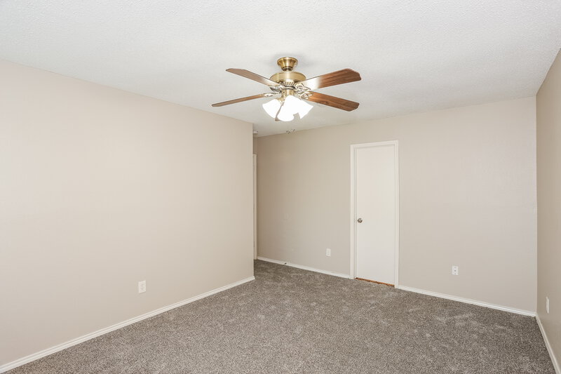 2,120/Mo, 6406 Brookglen Dr Arlington, TX 76018 Main Bedroom View 2