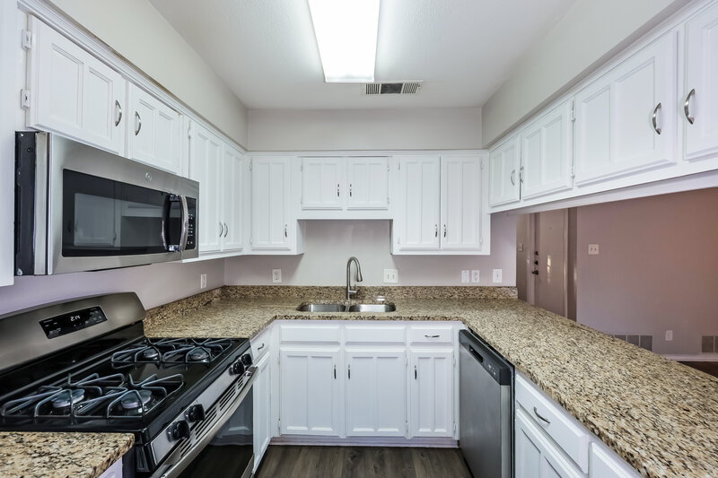 1,755/Mo, 1404 Copper Ridge St Denton, TX 76209 Kitchen View 2
