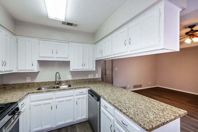 1,755/Mo, 1404 Copper Ridge St Denton, TX 76209 Kitchen View 3