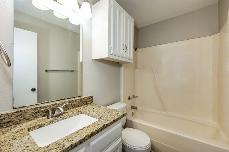 1,755/Mo, 1404 Copper Ridge St Denton, TX 76209 Bathroom View
