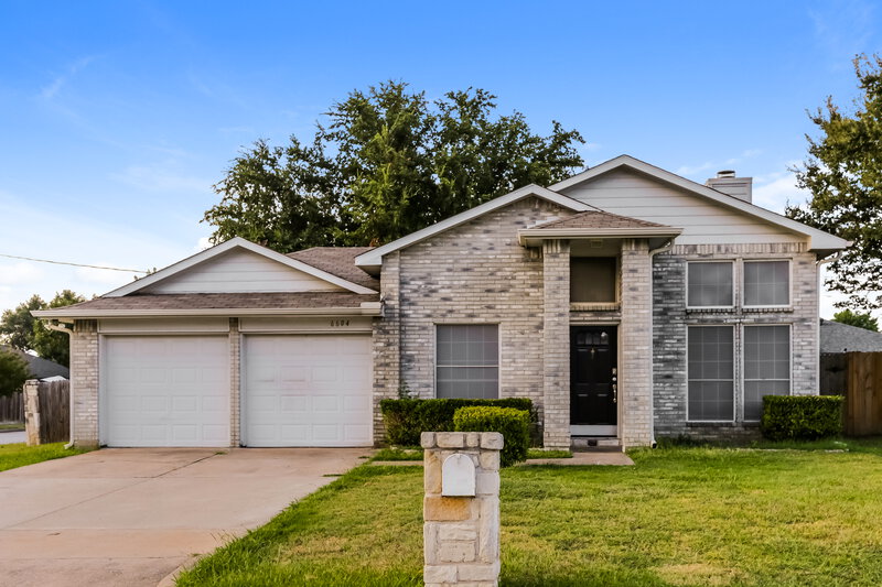 2,355/Mo, 6604 Silver Spruce Dr Arlington, TX 76001 External View