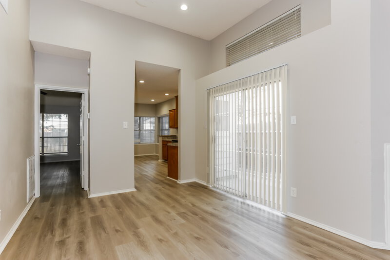 2,355/Mo, 6604 Silver Spruce Dr Arlington, TX 76001 Dining Room View