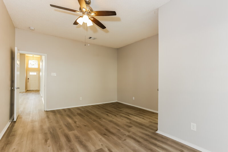 2,355/Mo, 6604 Silver Spruce Dr Arlington, TX 76001 Main Bedroom View 2