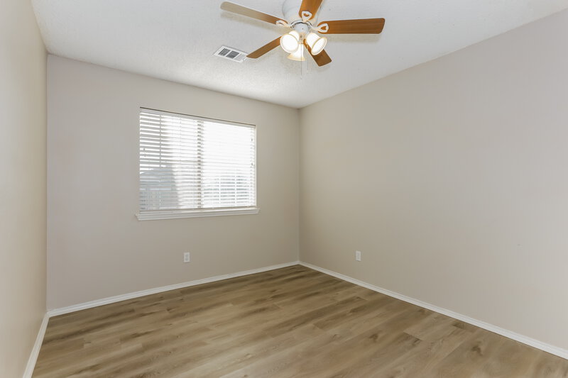 2,355/Mo, 6604 Silver Spruce Dr Arlington, TX 76001 Bedroom View
