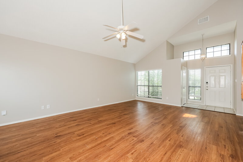 2,130/Mo, 423 Barton Dr Mesquite, TX 75149 Living Room View