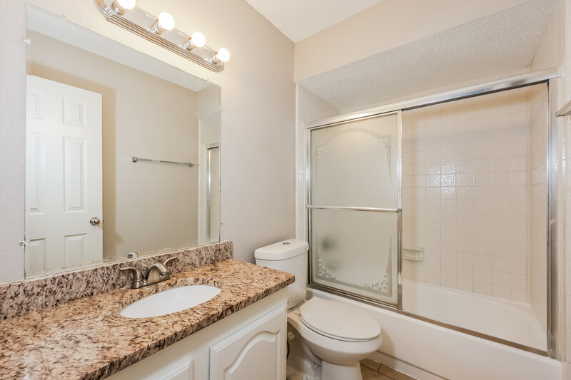 2,130/Mo, 423 Barton Dr Mesquite, TX 75149 Bathroom View