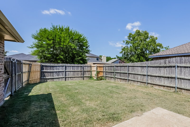 2,130/Mo, 423 Barton Dr Mesquite, TX 75149 Rear View