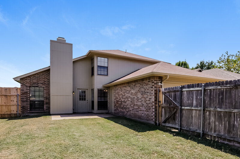 2,130/Mo, 423 Barton Dr Mesquite, TX 75149 Rear View 2