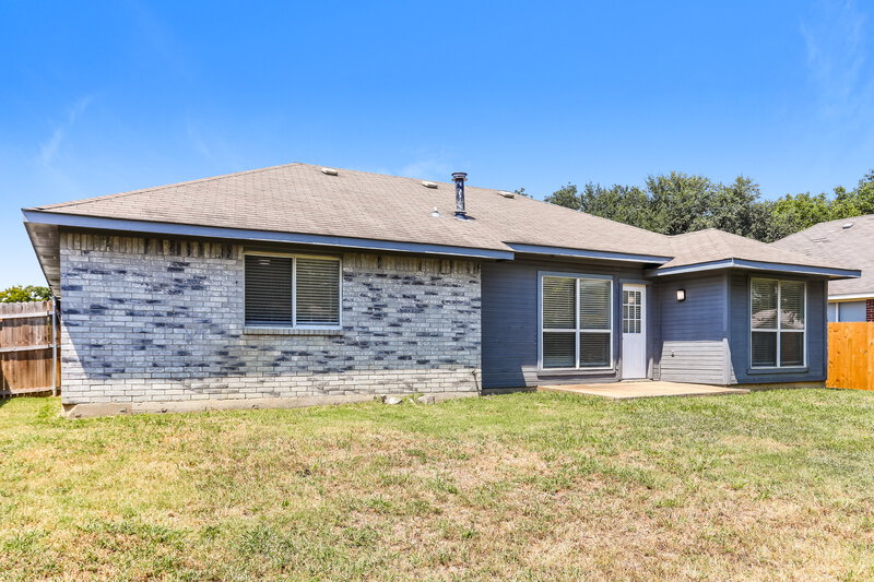 1,980/Mo, 1502 Killdee Court Desoto, TX 75115 Rear View 3