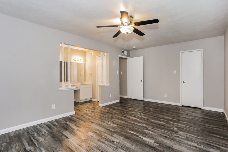 2,030/Mo, 401 Rainier St Cedar Hill, TX 75104 Main Bedroom View 2