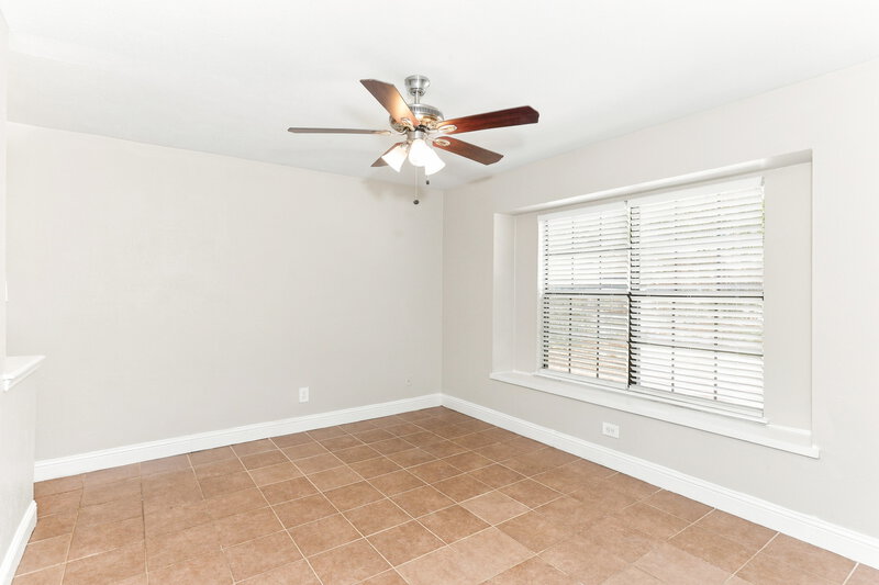 1,940/Mo, 131 London Lane Glenn Heights, TX 75154 Primary Bedroom View