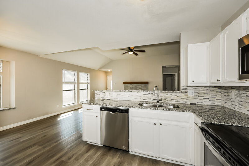 2,135/Mo, 522 Chancellorsville Drive Mesquite, TX 75149 Kitchen View