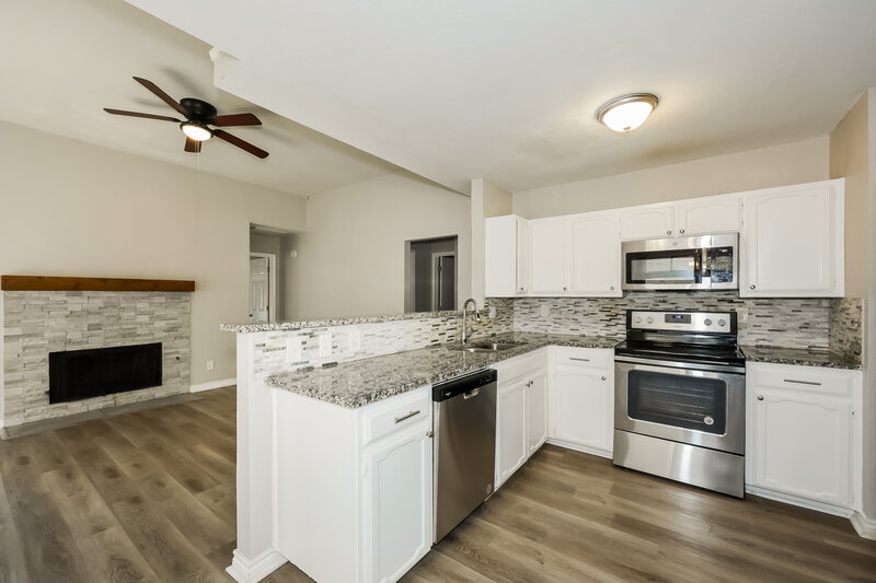 2,135/Mo, 522 Chancellorsville Drive Mesquite, TX 75149 Kitchen View 2