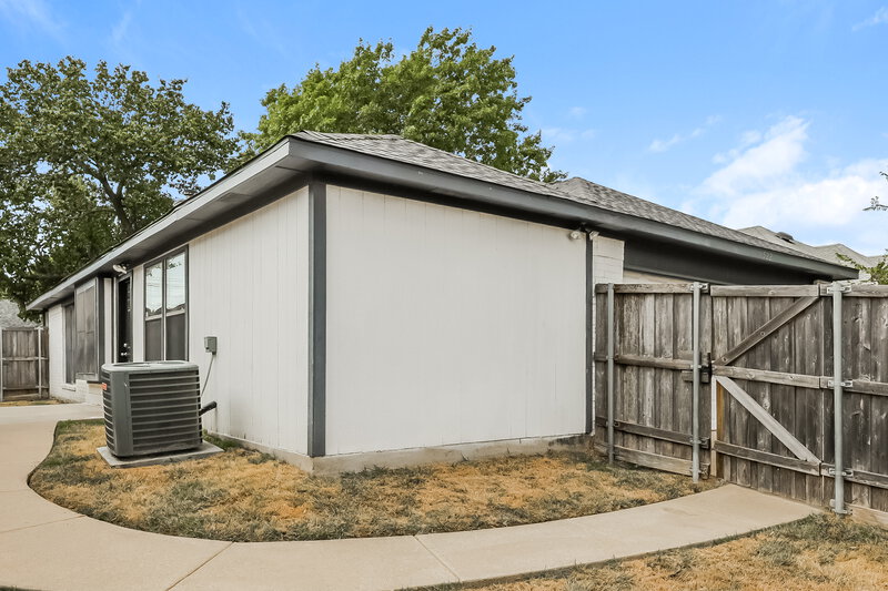 2,135/Mo, 522 Chancellorsville Drive Mesquite, TX 75149 Rear View 2