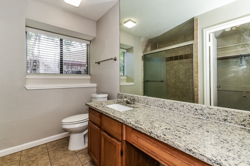 2,185/Mo, 4017 Dorchester Drive Rowlett, TX 75088 Main Bathroom View