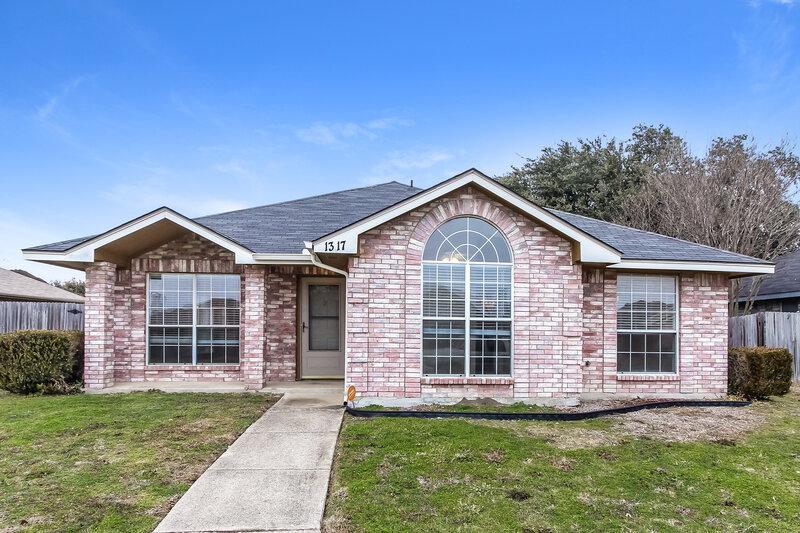 2,260/Mo, 1317 Rosewood Ln Lancaster, TX 75146 External View