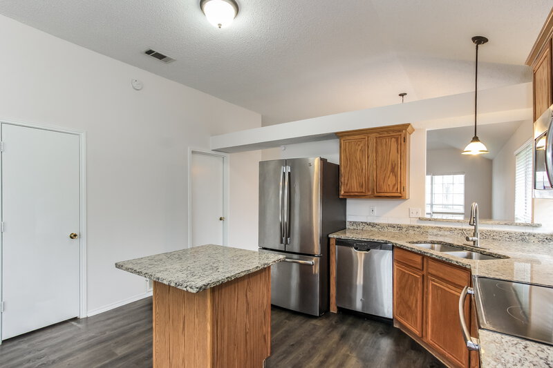 2,260/Mo, 1317 Rosewood Ln Lancaster, TX 75146 Kitchen View 2