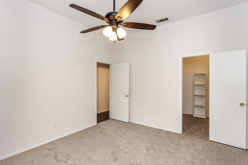 2,260/Mo, 1317 Rosewood Ln Lancaster, TX 75146 Main Bedroom View