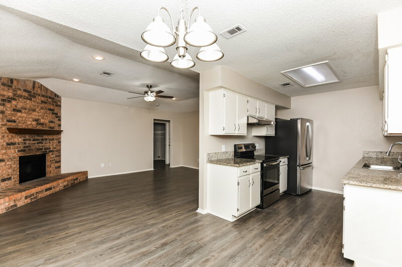 1,895/Mo, 516 Allencrest Dr Fort Worth, TX 76108 Kitchen View
