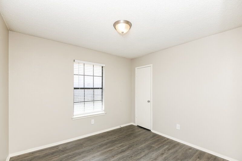 1,895/Mo, 516 Allencrest Dr Fort Worth, TX 76108 Bedroom View 3