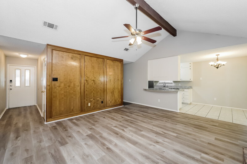 1,895/Mo, 709 Daniels Dr Crowley, TX 76036 Living Room View