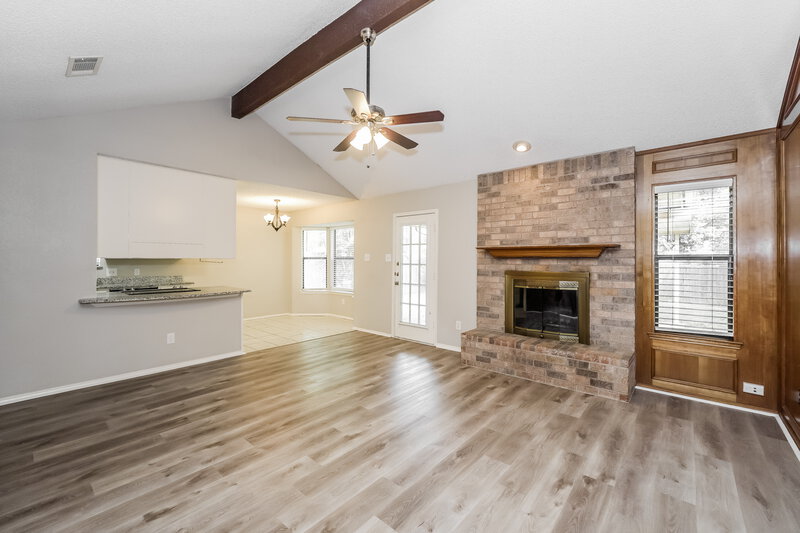 1,895/Mo, 709 Daniels Dr Crowley, TX 76036 Living Room View 2
