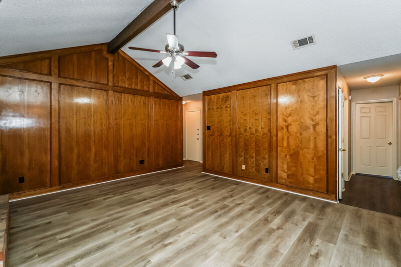 1,995/Mo, 709 Daniels Dr Crowley, TX 76036 Living Room View 3