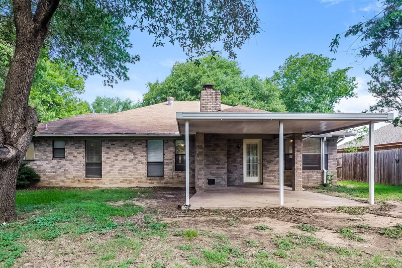 1,995/Mo, 709 Daniels Dr Crowley, TX 76036 Rear View