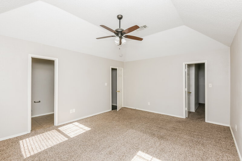 1,985/Mo, 1426 Ardmore Dr Arlington, TX 76018 Main Bedroom View