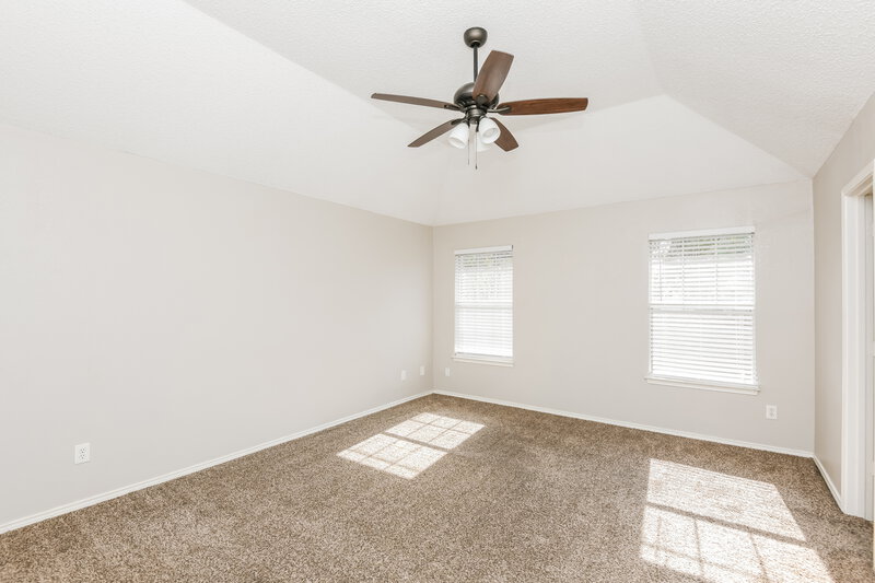 1,985/Mo, 1426 Ardmore Dr Arlington, TX 76018 Main Bedroom View 2