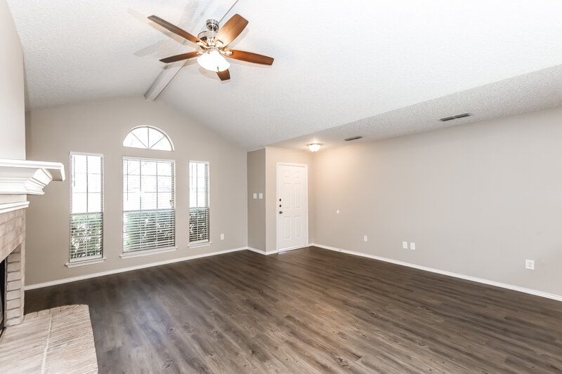 2,030/Mo, 7029 Avington Way Fort Worth, TX 76133 Living Room View 2