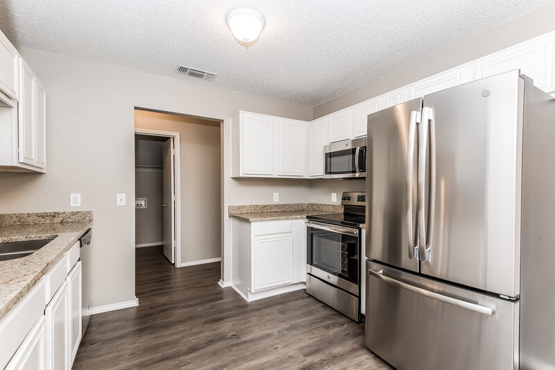 2,030/Mo, 7029 Avington Way Fort Worth, TX 76133 Kitchen View