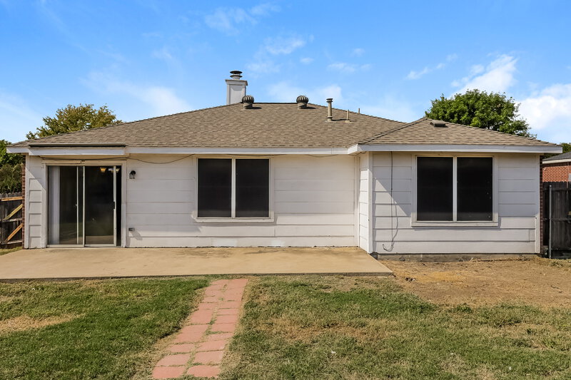 2,170/Mo, 1800 Citadel Dr Glenn Heights, TX 75154 Rear View