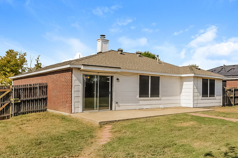 2,170/Mo, 1800 Citadel Dr Glenn Heights, TX 75154 Rear View 2
