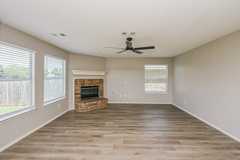 2,415/Mo, 305 Windy Hill Lane Fort Worth, TX 76108 Family Room View