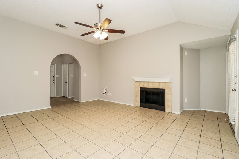 1,700/Mo, 3412 Misty Valley Dr Fort Worth, TX 76123 Living Room View 2