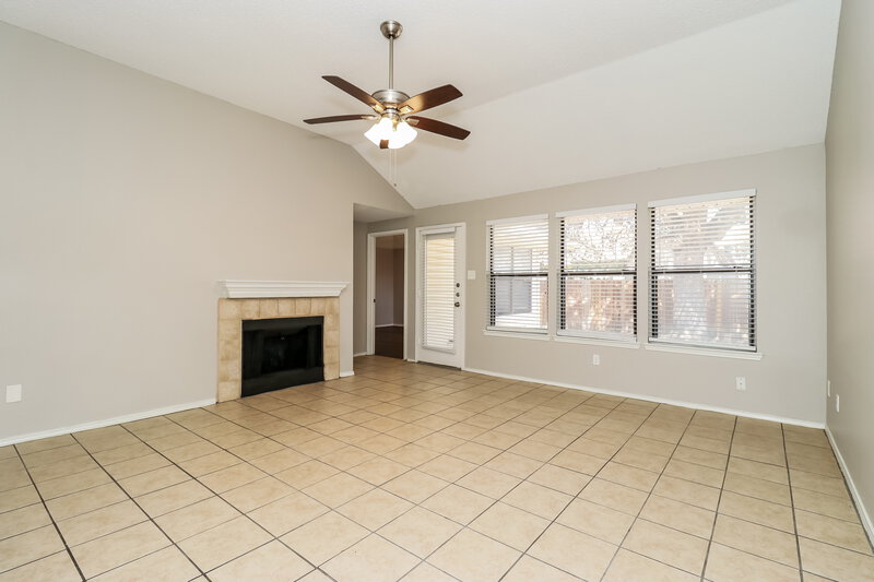 1,700/Mo, 3412 Misty Valley Dr Fort Worth, TX 76123 Living Room View 3