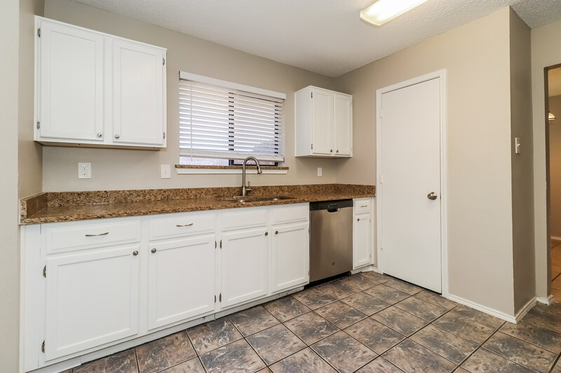 1,700/Mo, 3412 Misty Valley Dr Fort Worth, TX 76123 Kitchen View