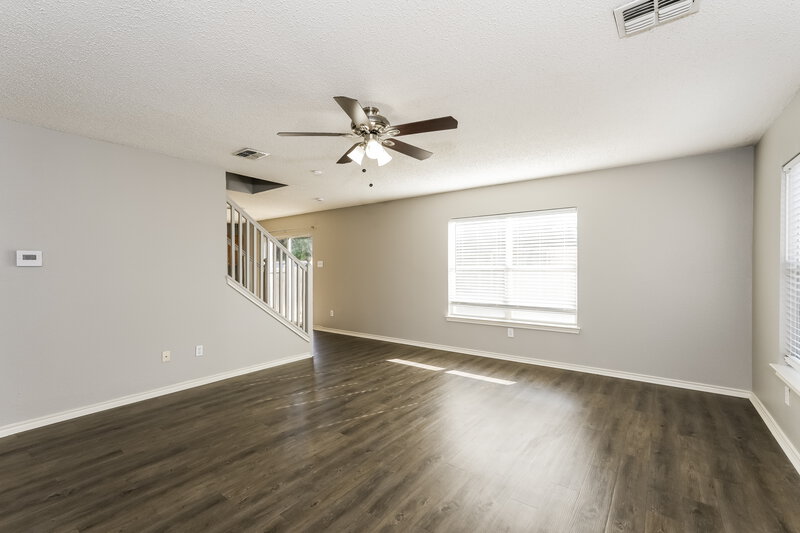 2,100/Mo, 320 Capricorn St Cedar Hill, TX 75104 Living Room View 2