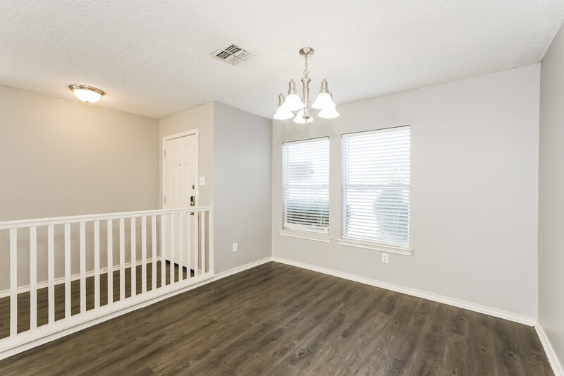 2,100/Mo, 320 Capricorn St Cedar Hill, TX 75104 Dining Room View