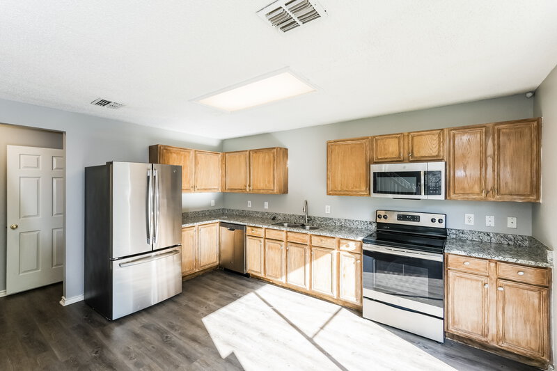 2,100/Mo, 320 Capricorn St Cedar Hill, TX 75104 Kitchen View 3