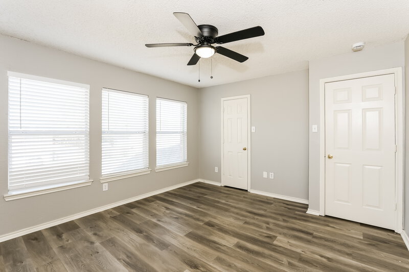 2,100/Mo, 320 Capricorn St Cedar Hill, TX 75104 Bedroom View