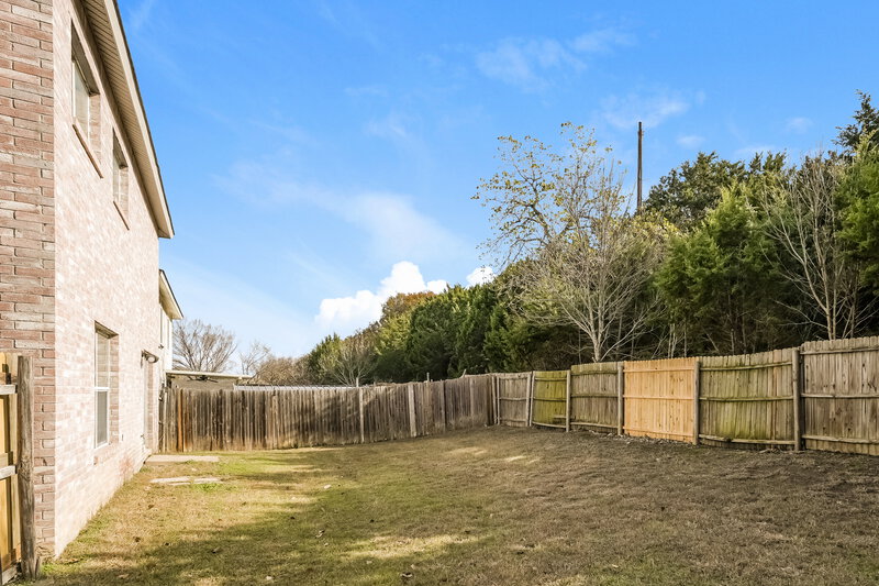 2,100/Mo, 320 Capricorn St Cedar Hill, TX 75104 Rear View 2