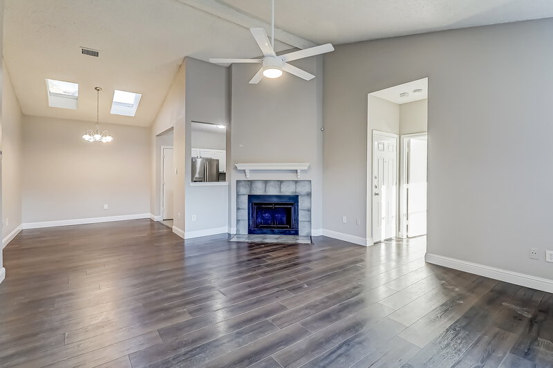 2,070/Mo, 1162 Hemlock Dr Desoto, TX 75115 Living Room View