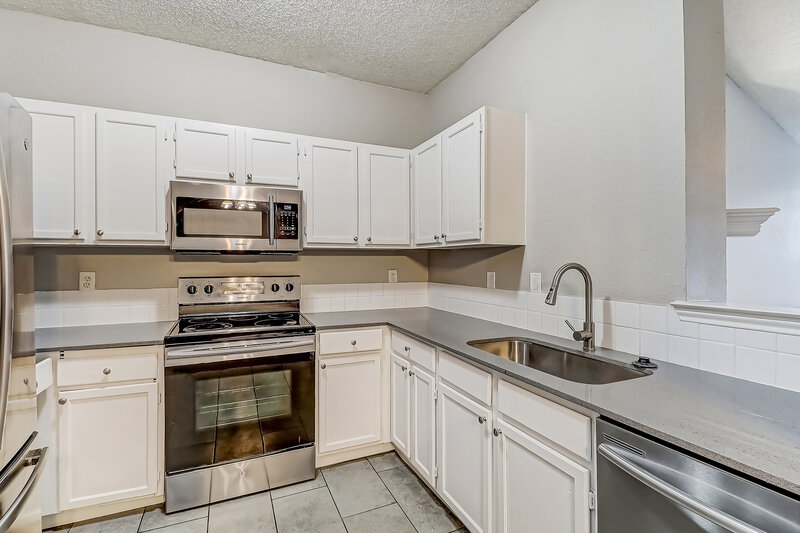 2,070/Mo, 1162 Hemlock Dr Desoto, TX 75115 Kitchen View