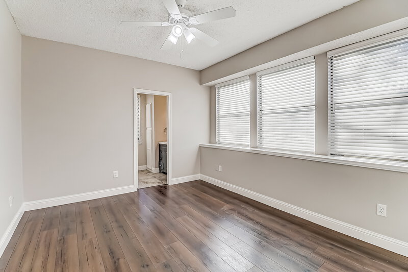 2,070/Mo, 1162 Hemlock Dr Desoto, TX 75115 Main Bedroom View