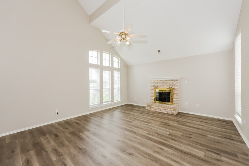 2,285/Mo, 300 Stone Creek Blvd Glenn Heights, TX 75154 Living Room View